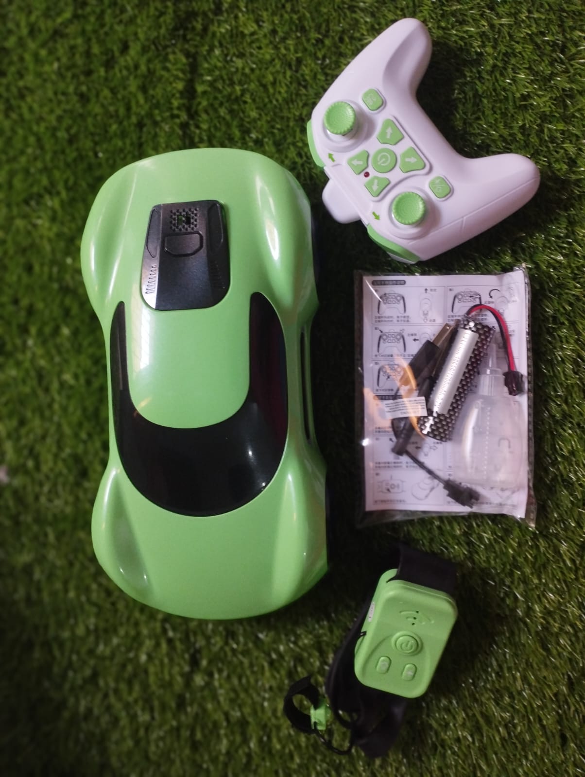 Gesture Sensing RC Stunt Car– Ultimate Drifting + Spray + Lights